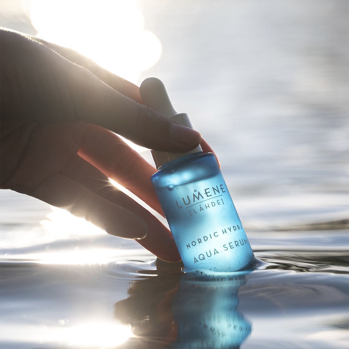 Kutup Kaynak Suyu İçeren Canlandırıcı Yoğun Nem Serumu 30ML -Aqua Serum